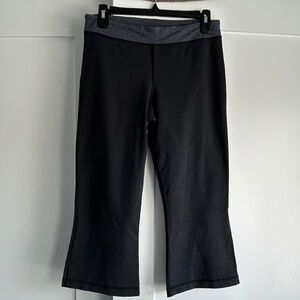 Lululemon Athletica Capri Crop Flare Leggings Women's Size 8